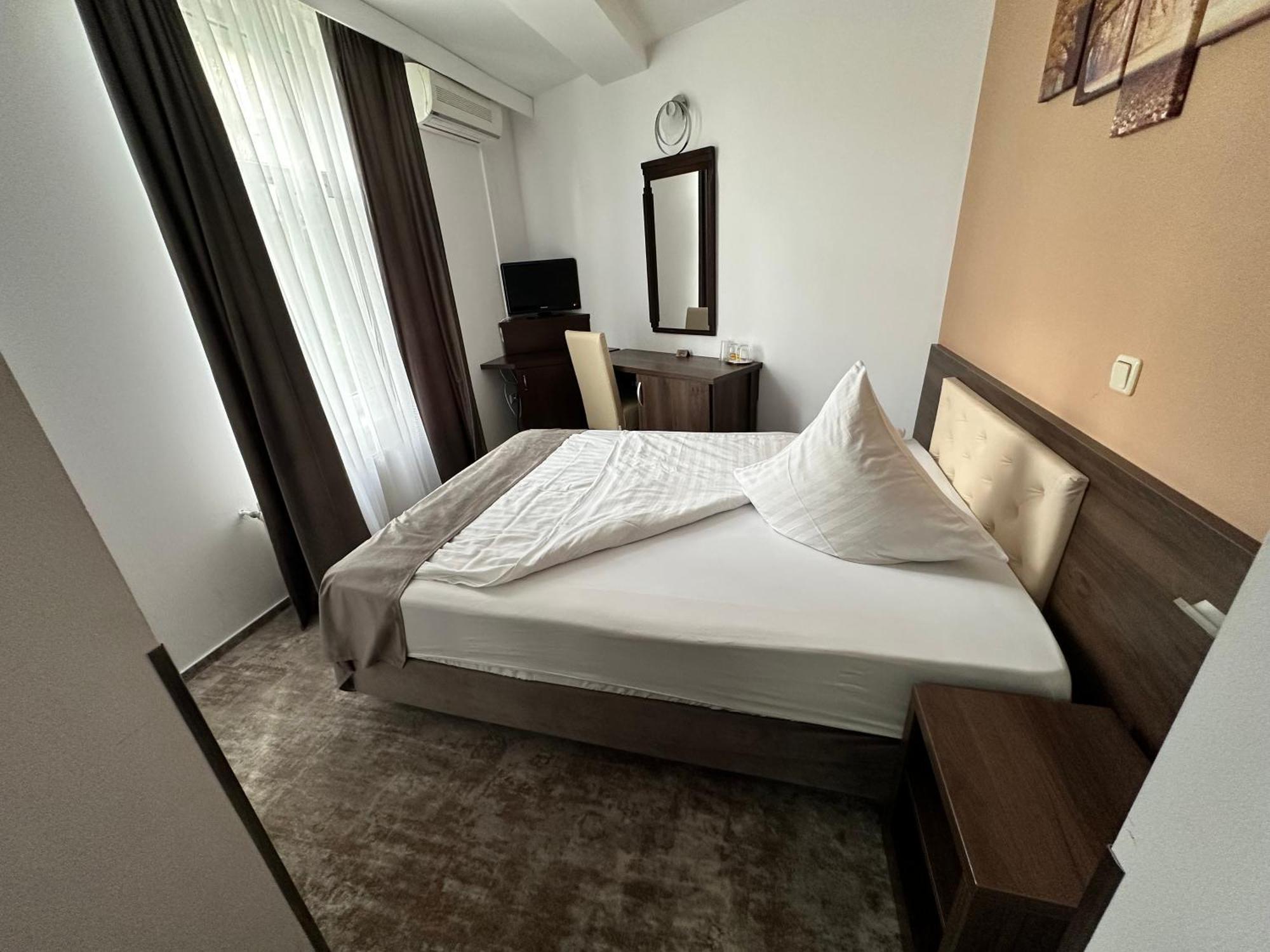 Hotel Neon تيميشورا المظهر الخارجي الصورة